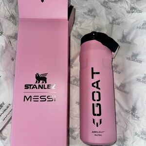 🩷 ⚽️MESSI X STANLEY 24oz flip top bottle